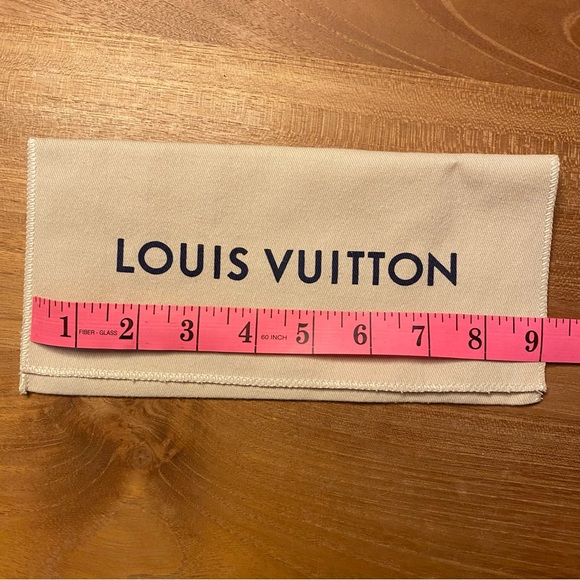 Louis Vuitton accessories box and pouch - Picture 11 of 12